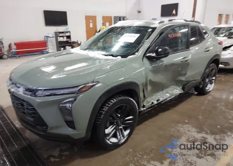 2024 Chevrolet Trax Fwd Activ z USA, uszkodzony, nr VIN KL77LKE27RC082104